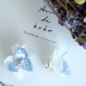 White × blue hydrangea layered earrings (white and ice blue) flower gift