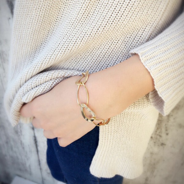 Gold chain bracelet